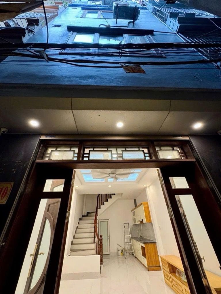 Bán nhà Tân Mai - diện tích 27m2 5 tầng - Nhà đẹp hiếm có - giá 8,6 tỷ