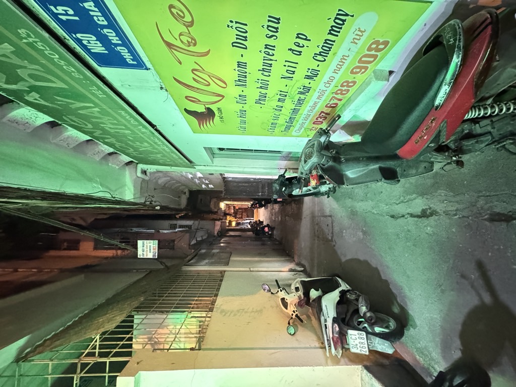 Bán nhà Hồ Giám - diện tích 84m2 2 tầng - Ô tô tránh - giá 43 tỷ