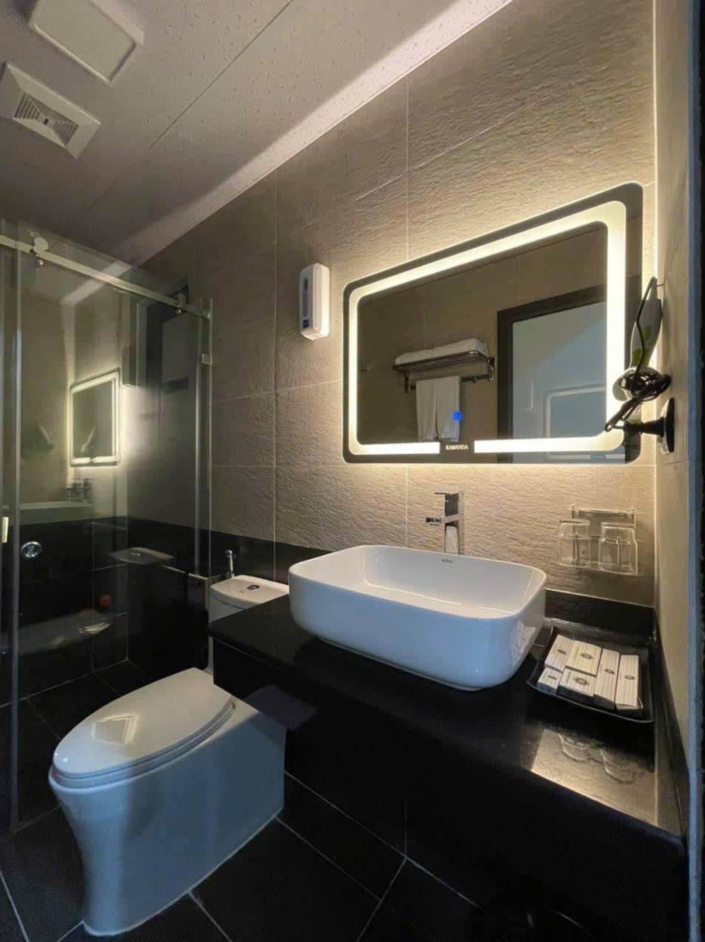 Bán nhà Trần Khát Chân - diện tích 145m2 9 tầng - Mặt phố kinh doanh sầm uất - giá 159 tỷ