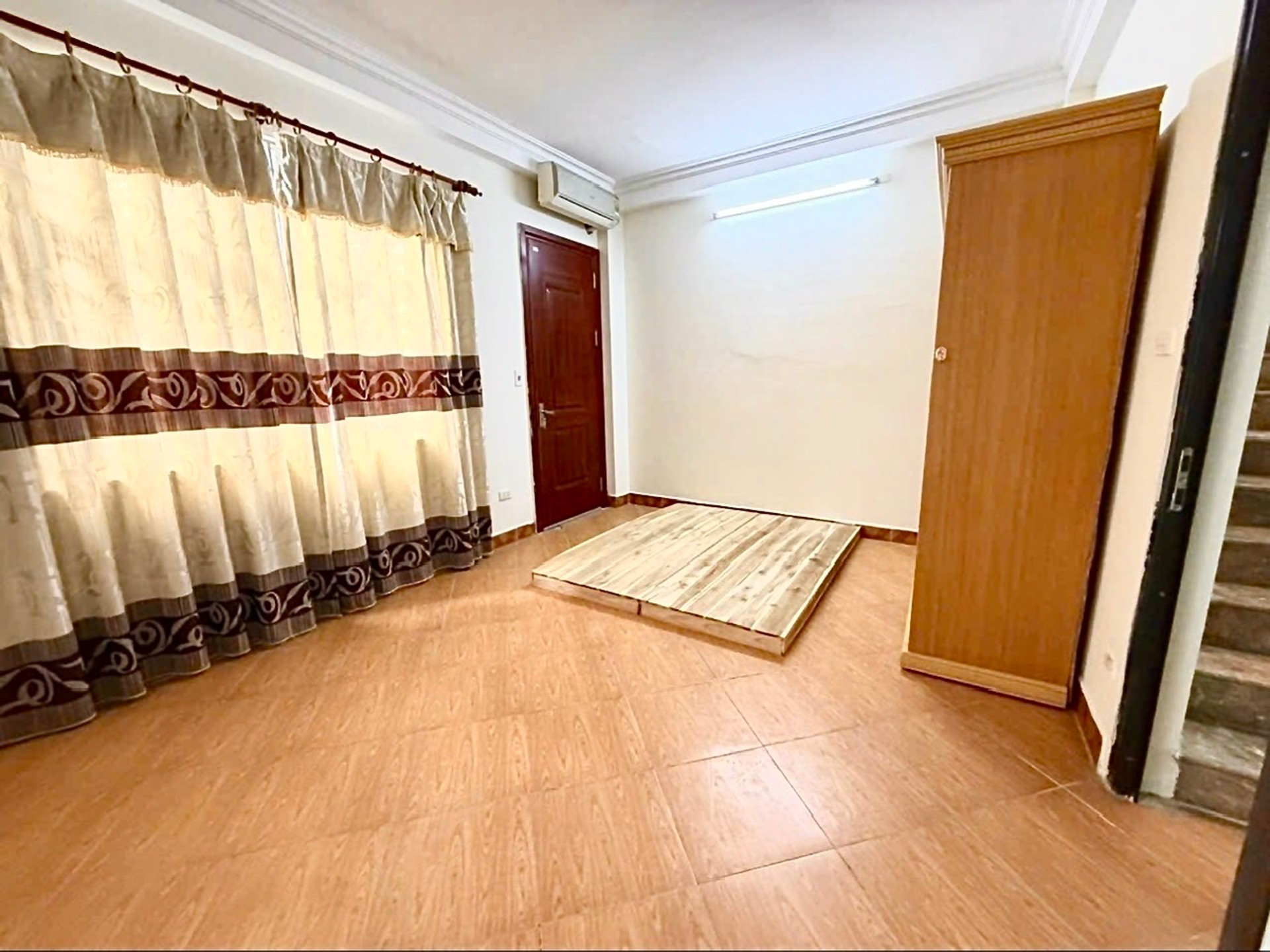Bán nhà Định Công Thượng - diện tích 43m2 4 tầng - Lô góc, ô tô thông - giá 9,2 tỷ