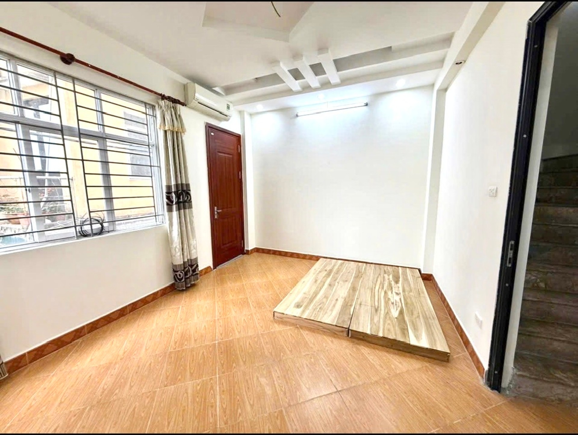Bán nhà Định Công Thượng - diện tích 43m2 4 tầng - Lô góc, ô tô thông - giá 9,2 tỷ