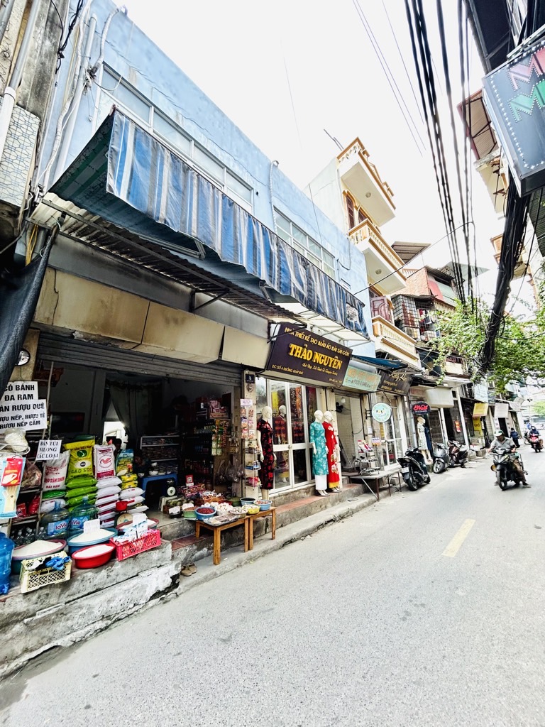 Bán nhà Giáp Bát - diện tích 54m2 2 tầng - Mặt phố kinh doanh sầm uất - giá 13,5 tỷ