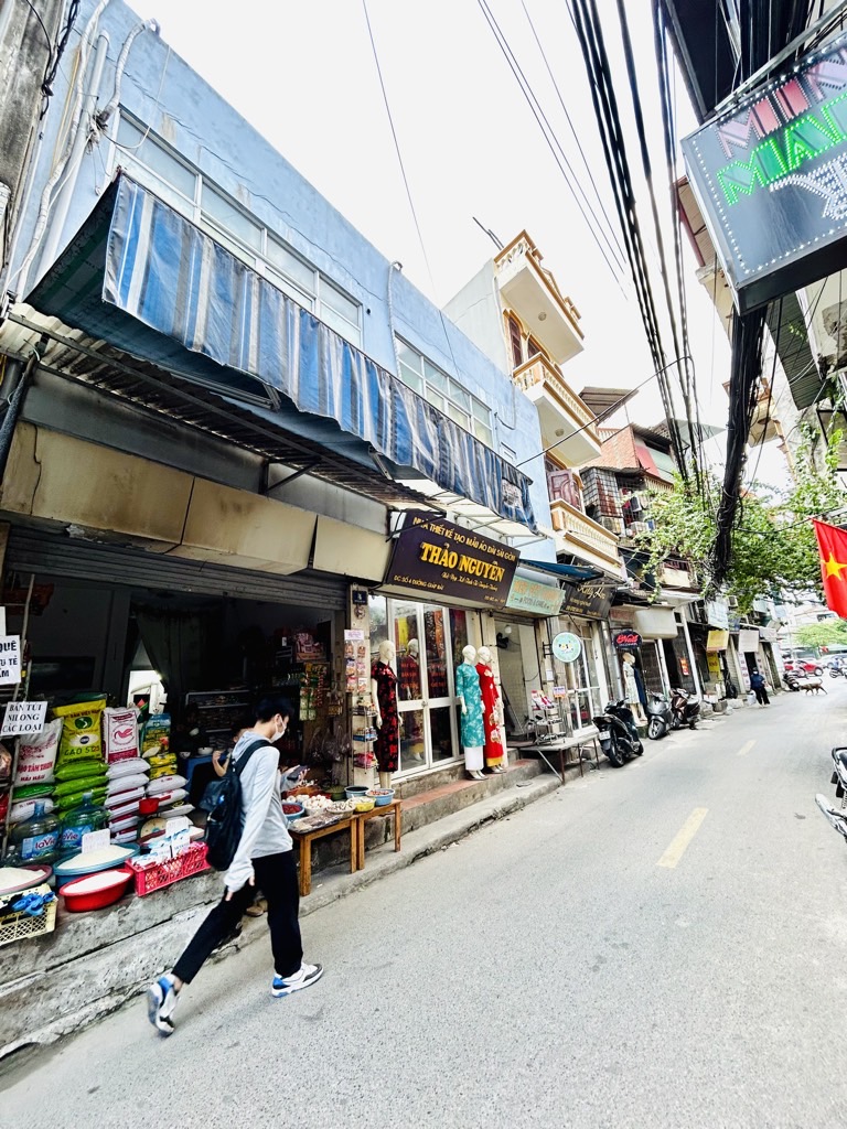 Bán nhà Giáp Bát - diện tích 54m2 2 tầng - Mặt phố kinh doanh sầm uất - giá 13,5 tỷ