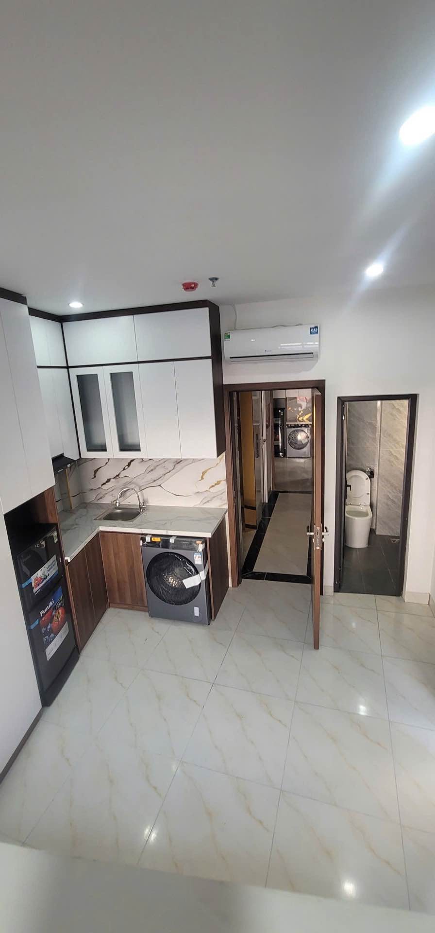 Bán nhà Định Công Thượng - diện tích 51m2 6 tầng - Lô góc - giá 14,5 tỷ