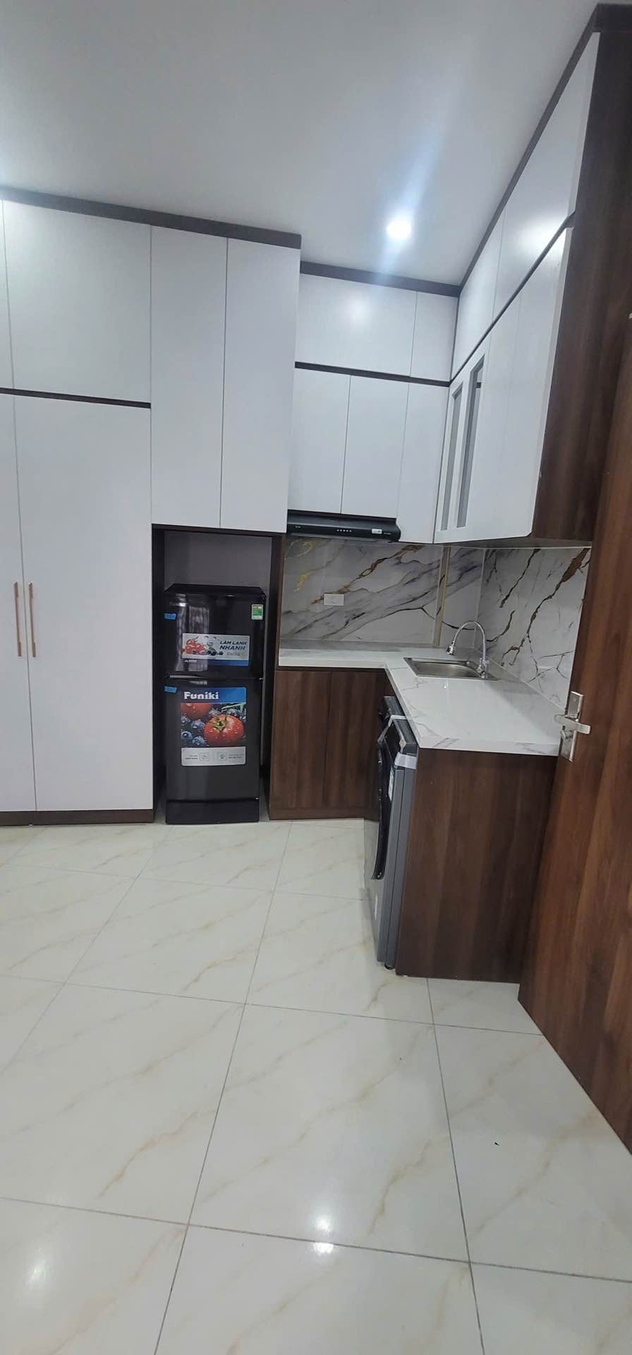 Bán nhà Định Công Thượng - diện tích 51m2 6 tầng - Lô góc - giá 14,5 tỷ