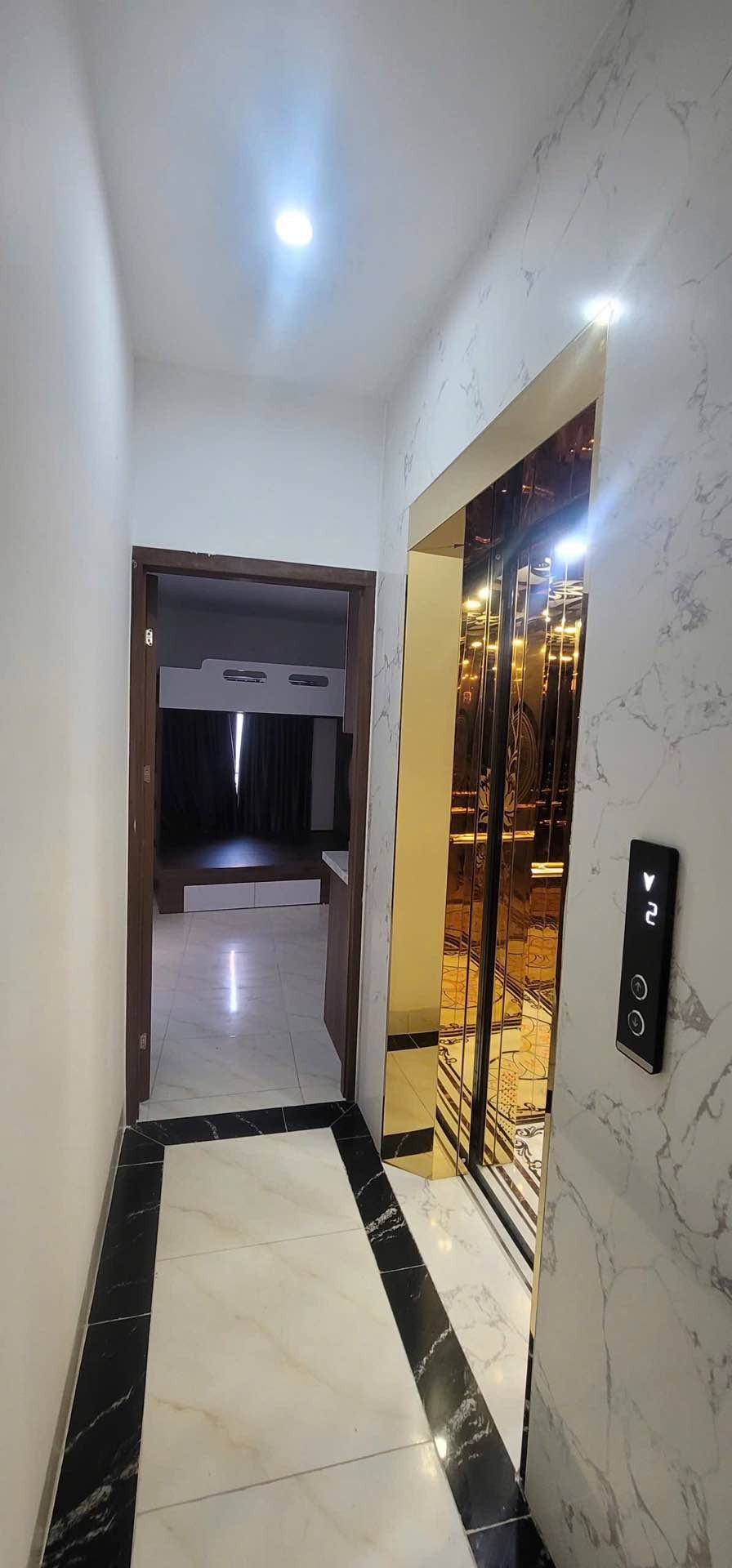 Bán nhà Định Công Thượng - diện tích 51m2 6 tầng - Lô góc - giá 14,5 tỷ