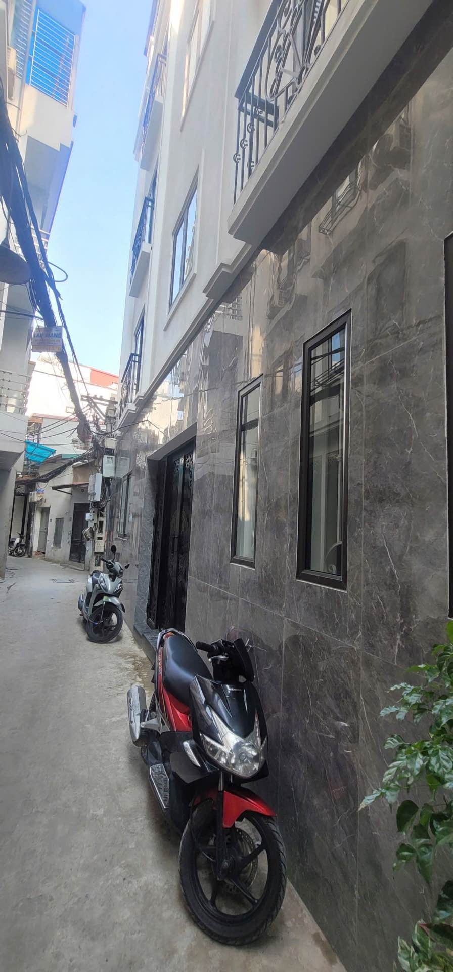 Bán nhà Định Công Thượng - diện tích 51m2 6 tầng - Lô góc - giá 14,5 tỷ