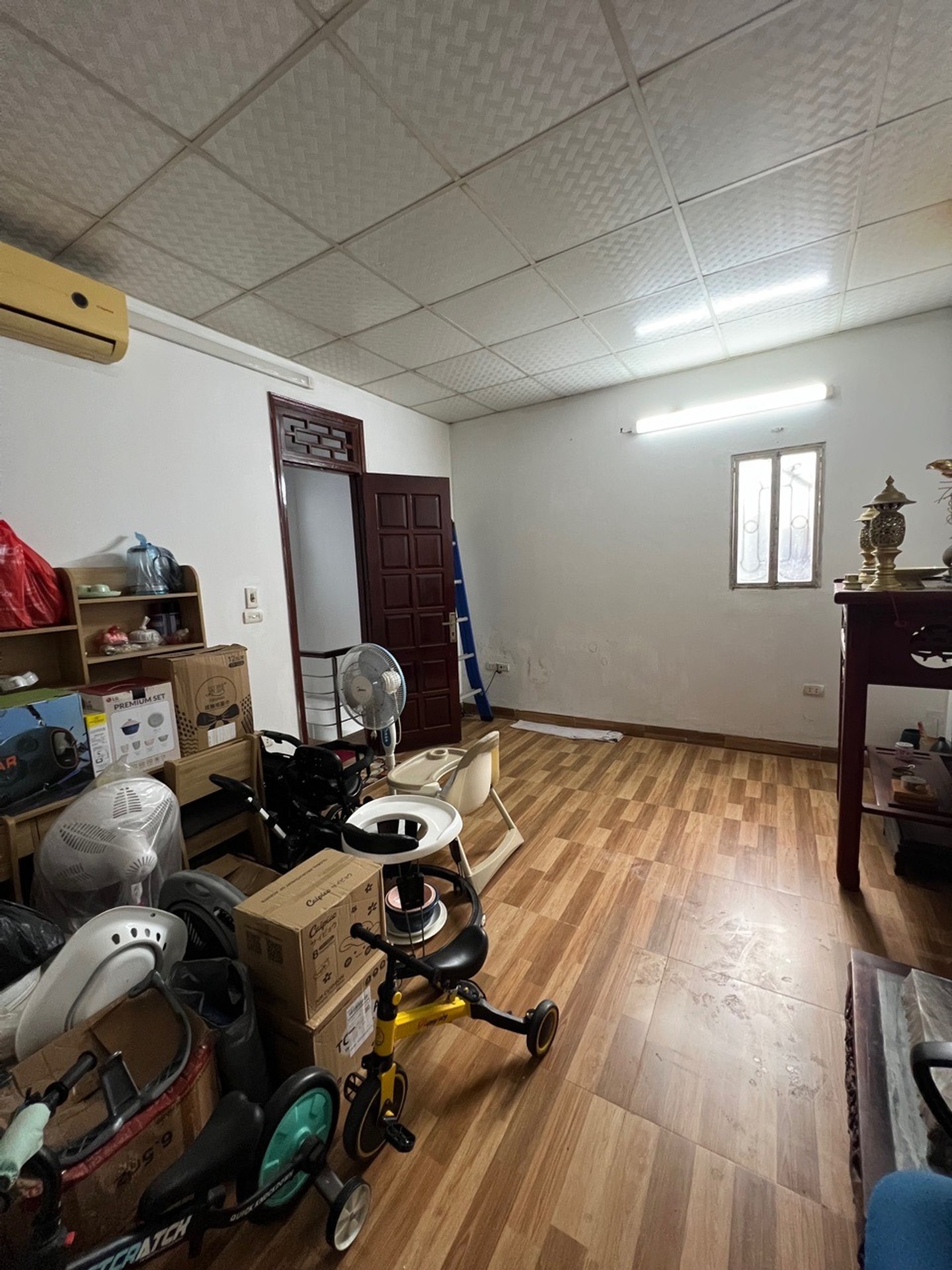 Bán nhà Phố Lạc Nghiệp - diện tích 28m2 3 tầng - Cực hiếm - giá 2,7 tỷ