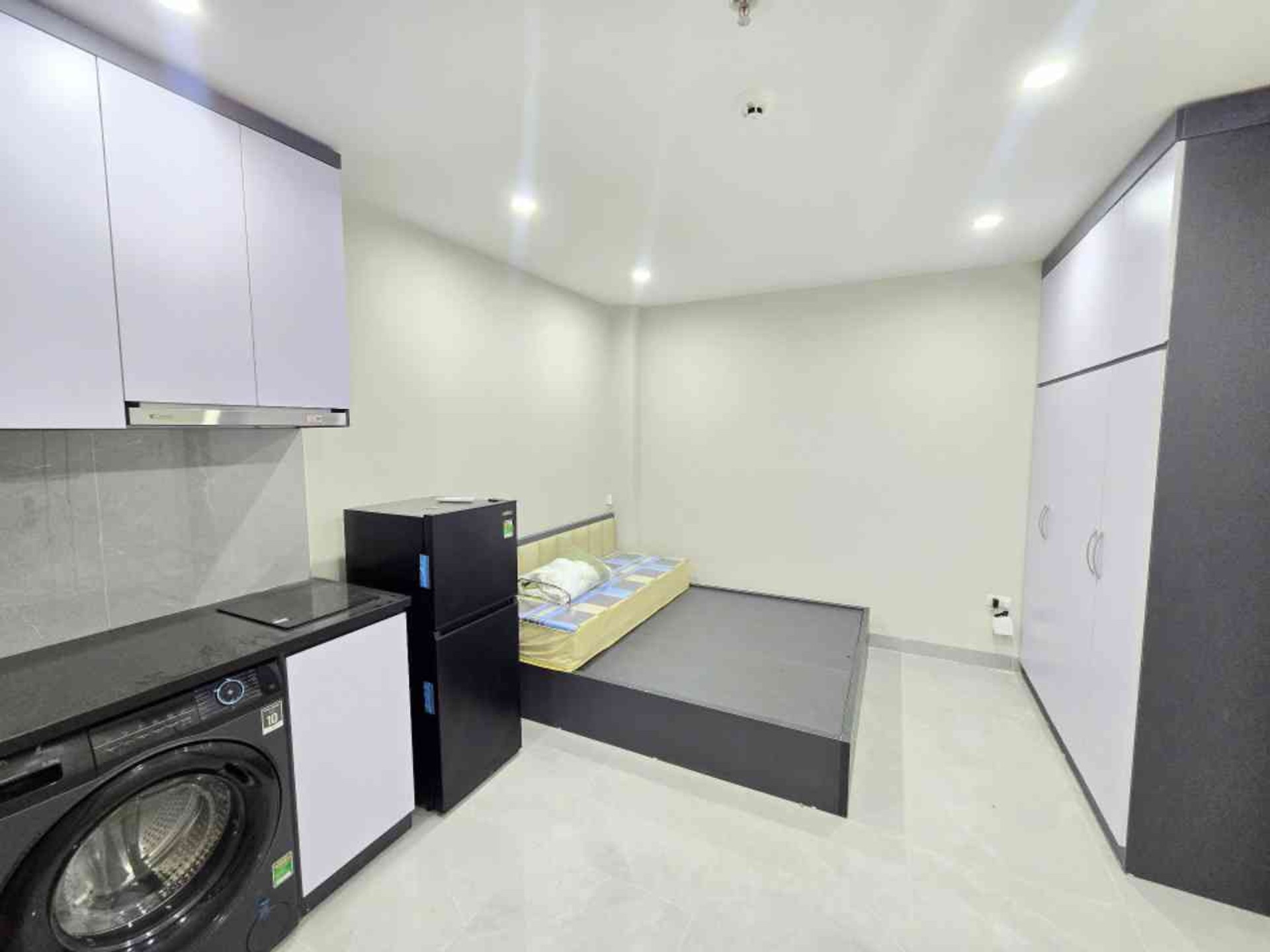 Bán nhà Nguyễn Chính - diện tích 67m2 7 tầng - Ô tô cách 1 nhà - giá 17,9 tỷ