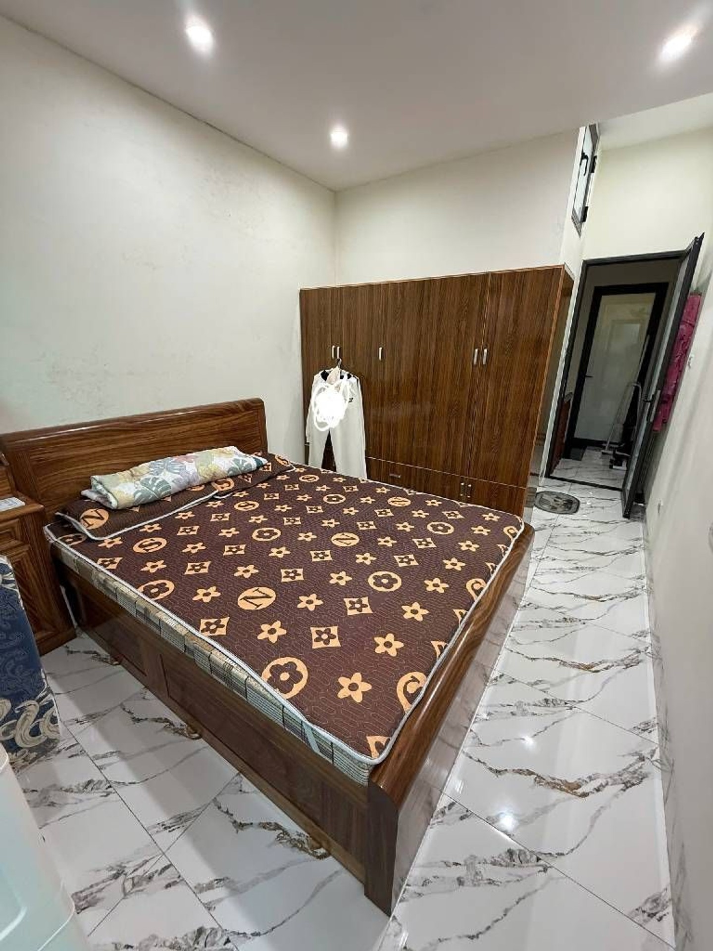 Bán nhà Tân Khai - diện tích 32m2 2 tầng - Nhà đẹp gần phố - giá 2,58 tỷ