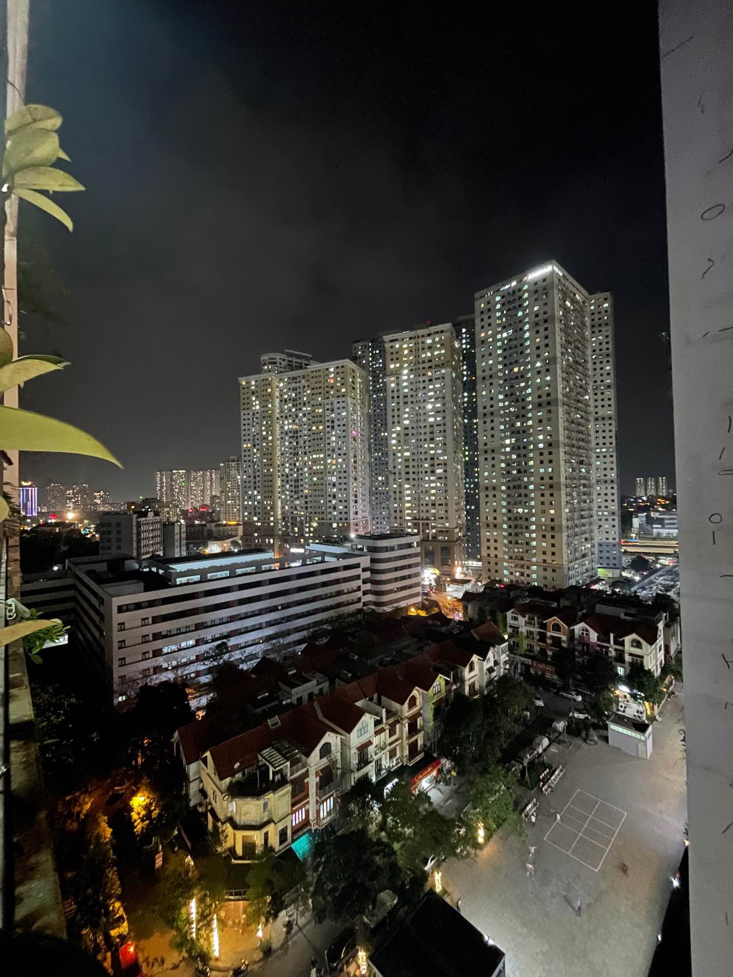 Bán căn hộ Thông Tấn Xã - diện tích 110m2 1 tầng - Lô góc thoáng - giá 9 tỷ