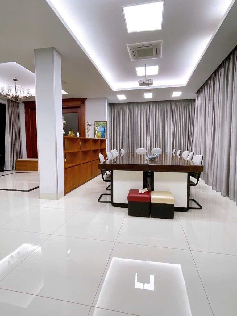 Bán nhà Bắc Linh Đàm - diện tích 230m2 5 tầng - Lô góc 3 mặt thoáng - giá 72 tỷ