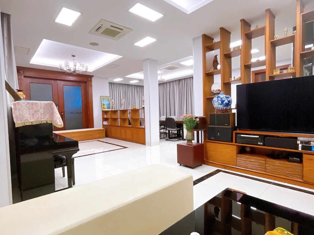 Bán nhà Bắc Linh Đàm - diện tích 230m2 5 tầng - Lô góc 3 mặt thoáng - giá 72 tỷ