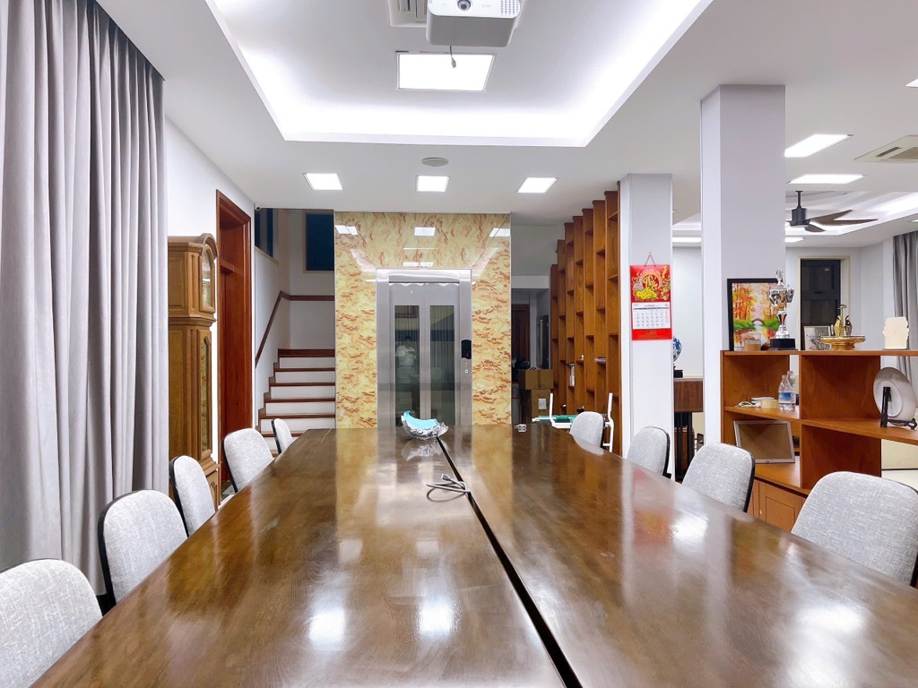 Bán nhà Bắc Linh Đàm - diện tích 230m2 5 tầng - Lô góc 3 mặt thoáng - giá 72 tỷ