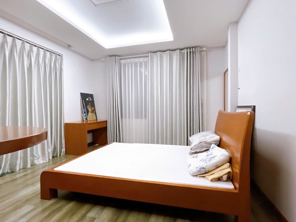 Bán nhà Bắc Linh Đàm - diện tích 230m2 5 tầng - Lô góc 3 mặt thoáng - giá 72 tỷ