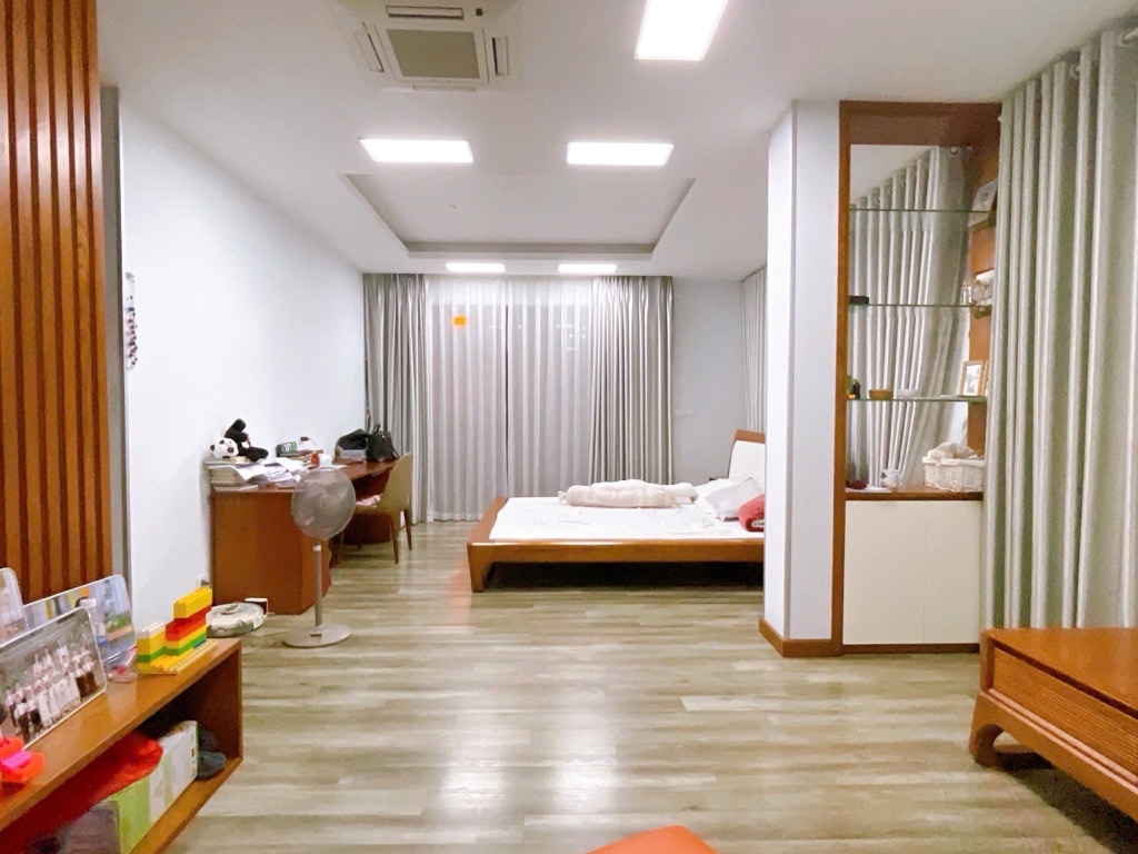 Bán nhà Bắc Linh Đàm - diện tích 230m2 5 tầng - Lô góc 3 mặt thoáng - giá 72 tỷ