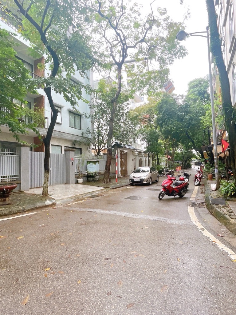 Bán nhà Bắc Linh Đàm - diện tích 230m2 5 tầng - Lô góc 3 mặt thoáng - giá 72 tỷ