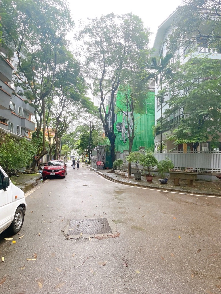 Bán nhà Bắc Linh Đàm - diện tích 230m2 5 tầng - Lô góc 3 mặt thoáng - giá 72 tỷ