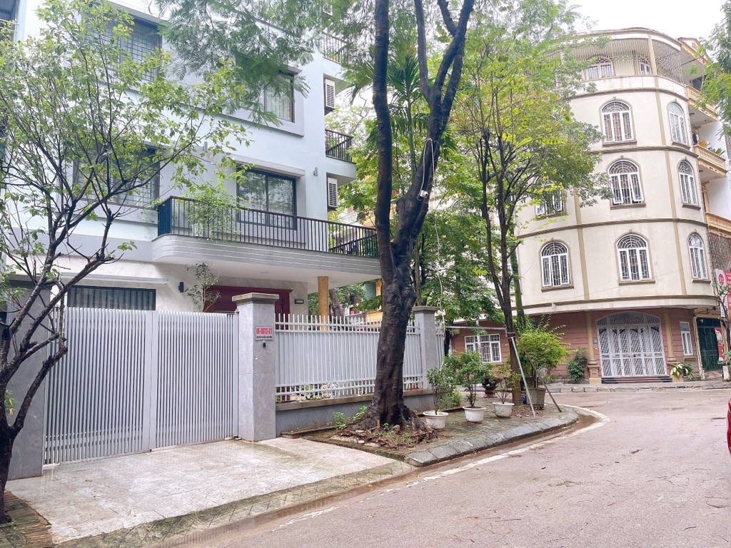 Bán nhà Bắc Linh Đàm - diện tích 230m2 5 tầng - Lô góc 3 mặt thoáng - giá 72 tỷ