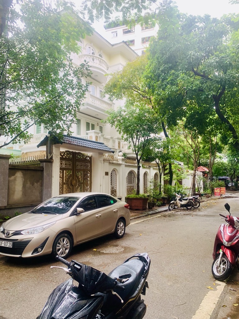 Bán nhà Bắc Linh Đàm - diện tích 230m2 5 tầng - Lô góc 3 mặt thoáng - giá 72 tỷ