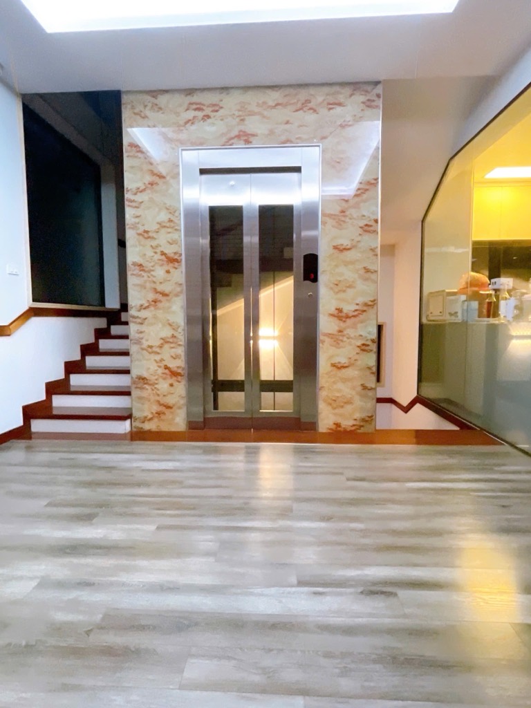 Bán nhà Bắc Linh Đàm - diện tích 230m2 5 tầng - Lô góc 3 mặt thoáng - giá 72 tỷ