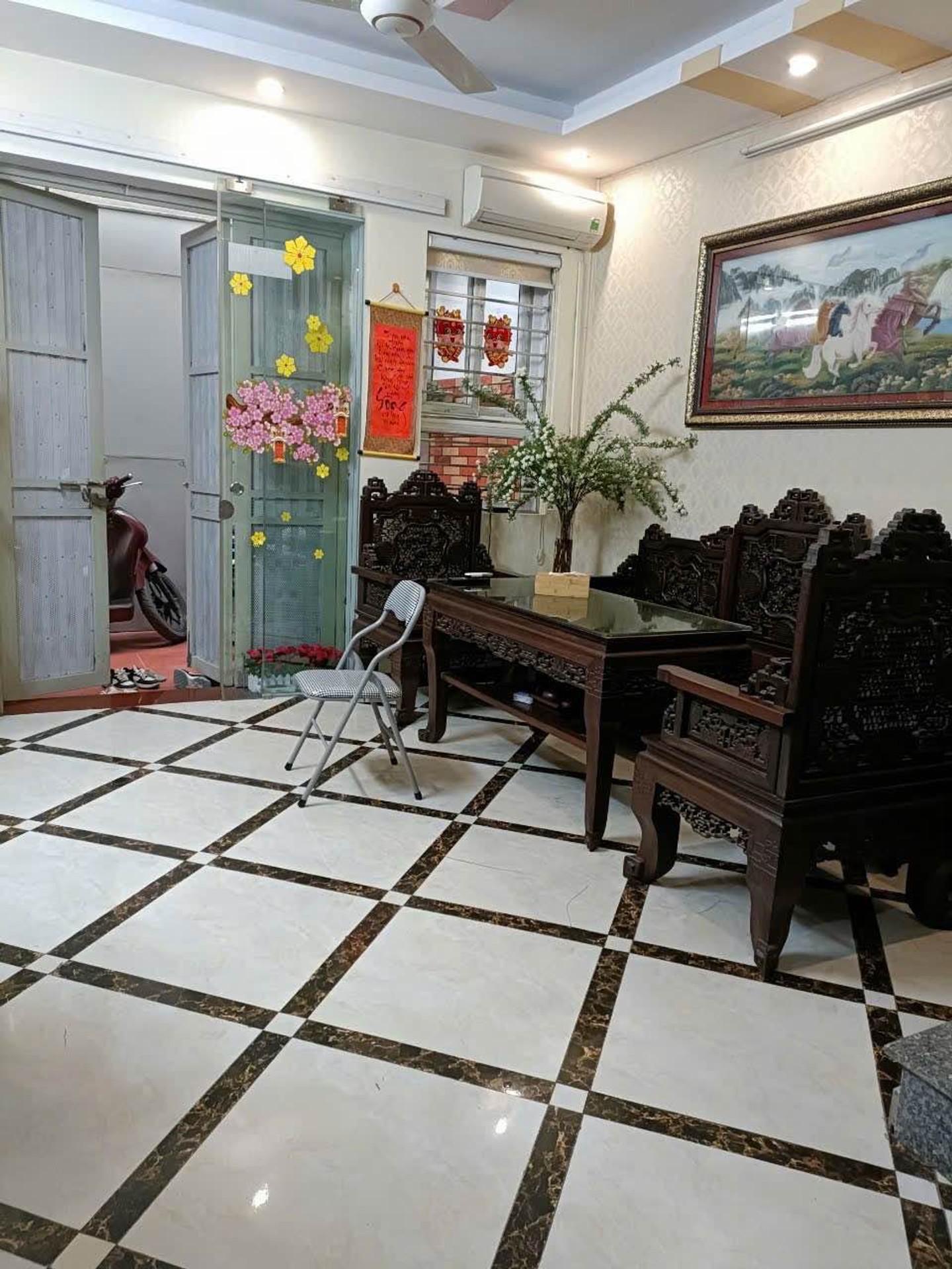 Bán nhà Đông Thiên - diện tích 49m2 5 tầng - Có sân để xe riêng - giá 6,98 tỷ
