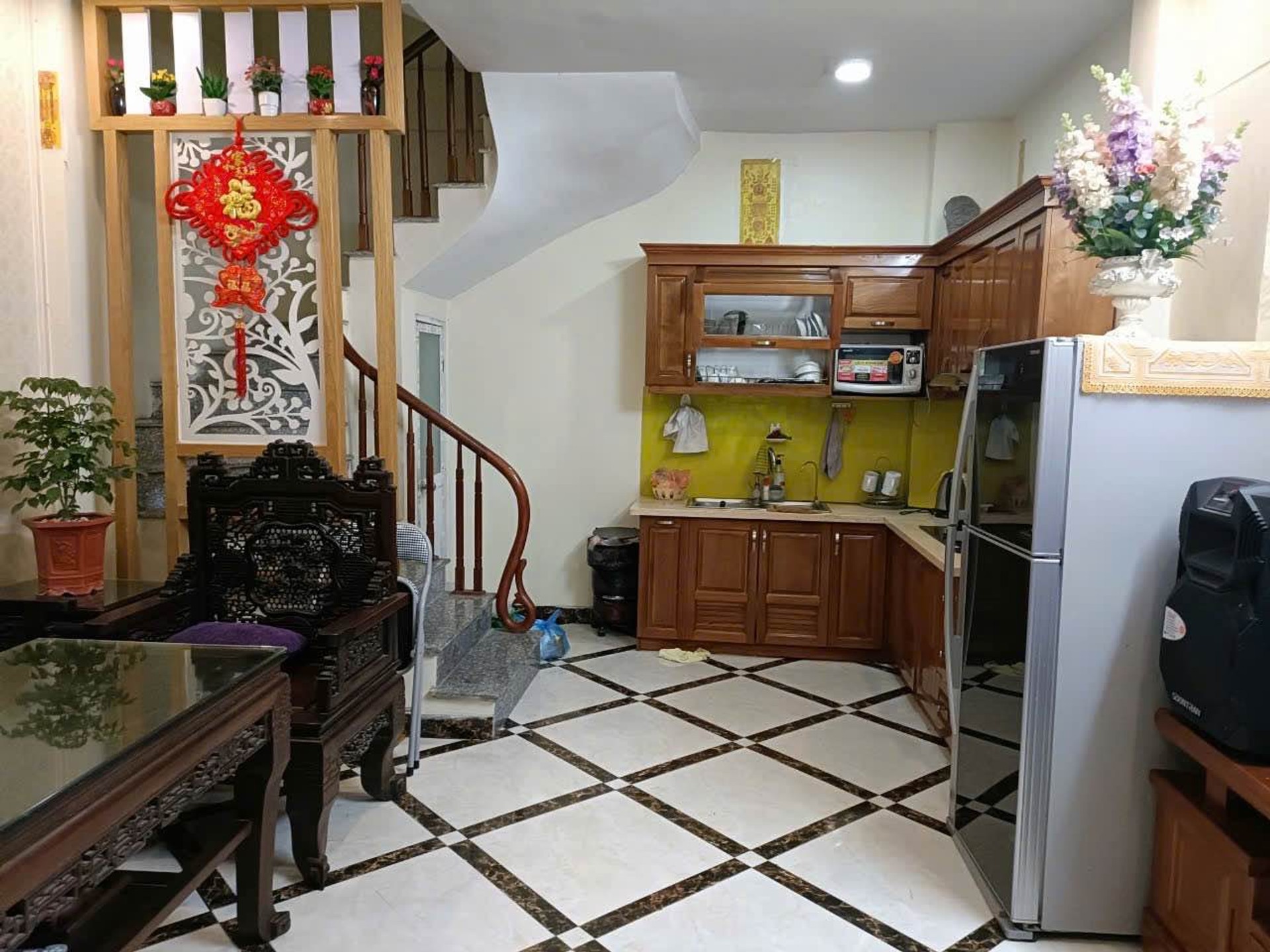 Bán nhà Đông Thiên - diện tích 49m2 5 tầng - Có sân để xe riêng - giá 6,98 tỷ