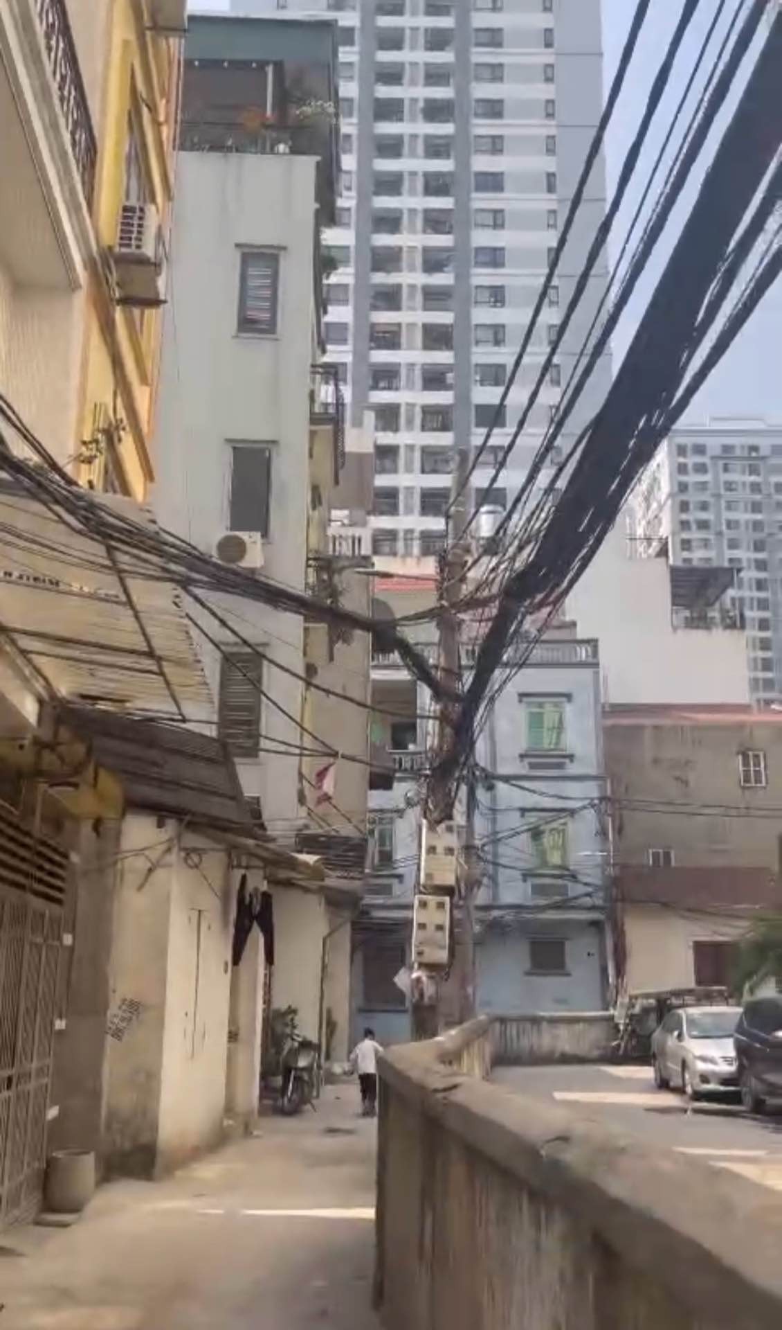 Bán nhà Minh Khai - diện tích 126m2 0 tầng - Bán đất tặng nhà cấp 4 - giá 20 tỷ