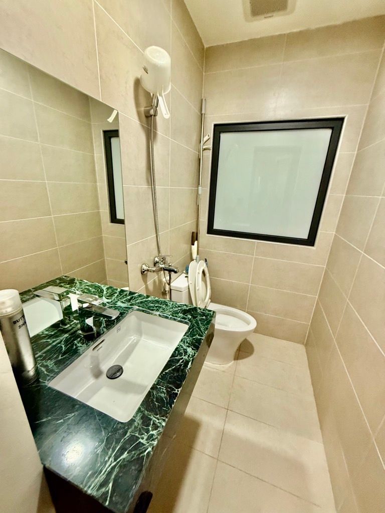 Bán nhà Âu Cơ - diện tích 110m2 7 tầng - Mặt phố kinh doanh - giá 41 tỷ