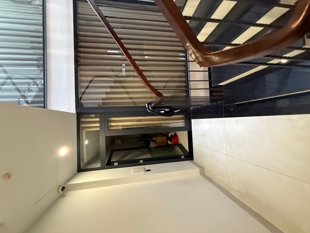 Bán nhà Âu Cơ - diện tích 110m2 7 tầng - Mặt phố kinh doanh - giá 41 tỷ