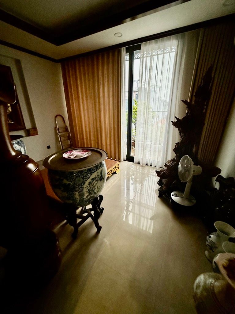 Bán nhà Âu Cơ - diện tích 110m2 7 tầng - Mặt phố kinh doanh - giá 41 tỷ