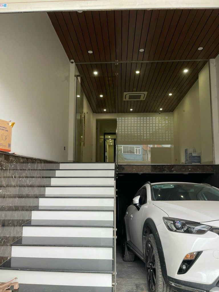 Bán nhà Âu Cơ - diện tích 110m2 7 tầng - Mặt phố kinh doanh - giá 41 tỷ