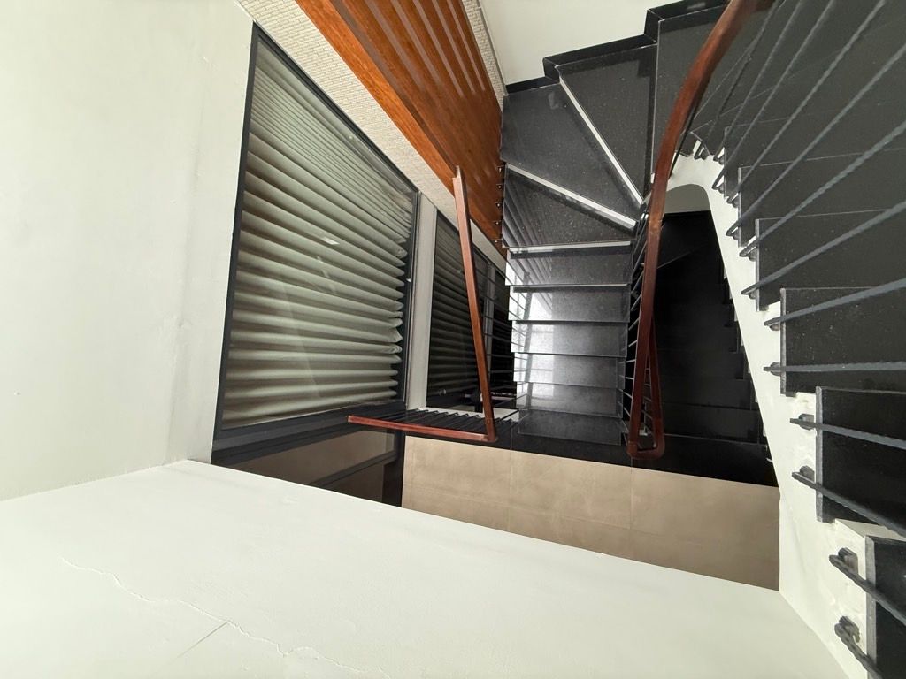 Bán nhà Âu Cơ - diện tích 110m2 7 tầng - Mặt phố kinh doanh - giá 41 tỷ