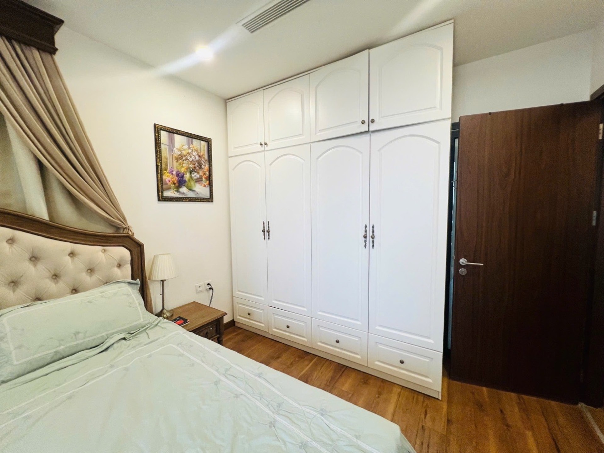 Bán nhà Minh Khai - diện tích 105m2 1 tầng - Căn góc, chung cư cao cấp - giá 15,65 tỷ