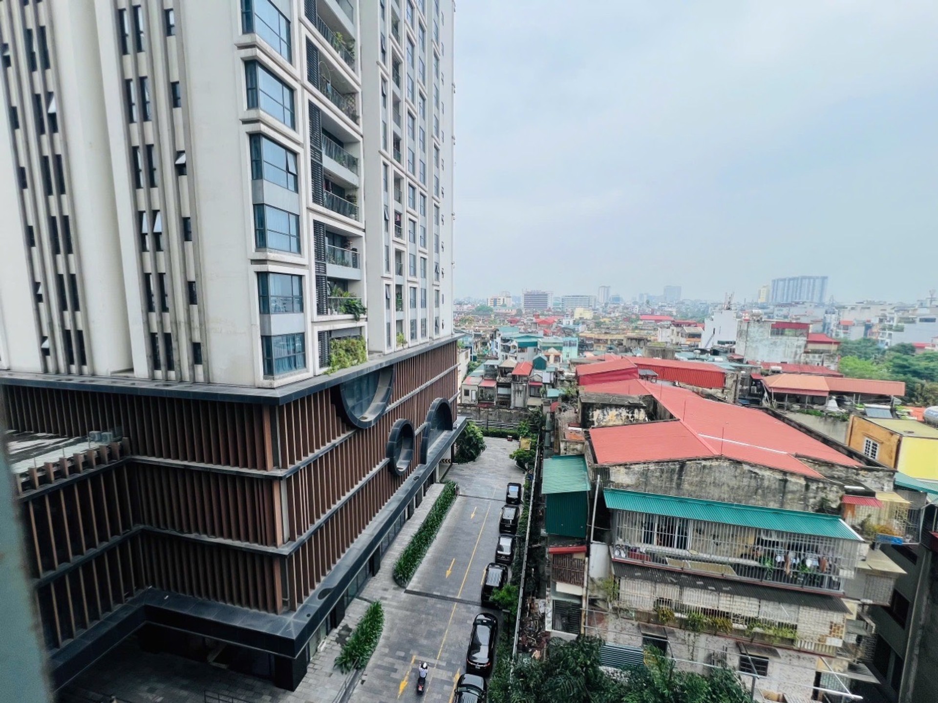 Bán nhà Minh Khai - diện tích 105m2 1 tầng - Căn góc, chung cư cao cấp - giá 15,65 tỷ