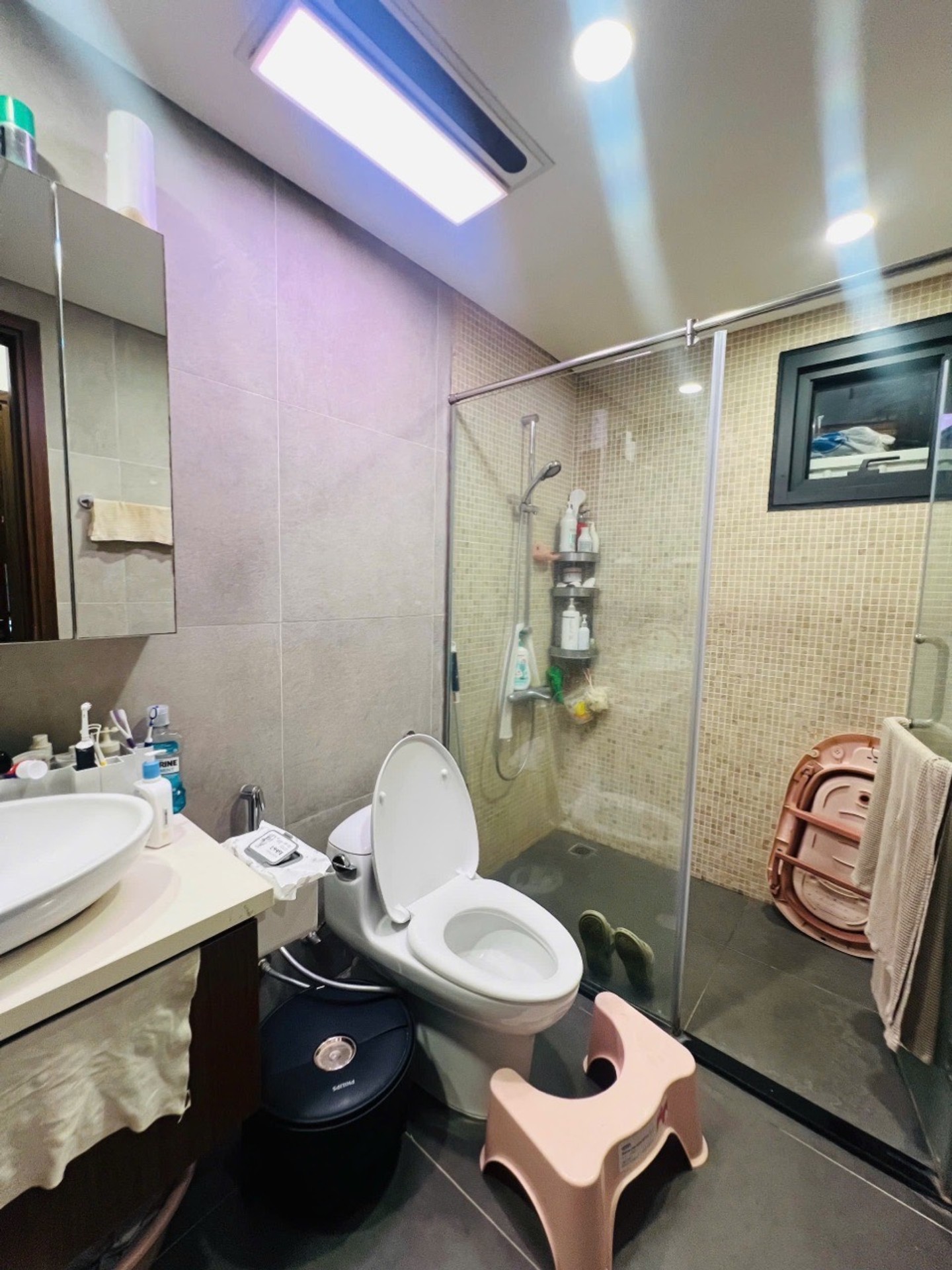 Bán nhà Minh Khai - diện tích 105m2 1 tầng - Căn góc, chung cư cao cấp - giá 15,65 tỷ