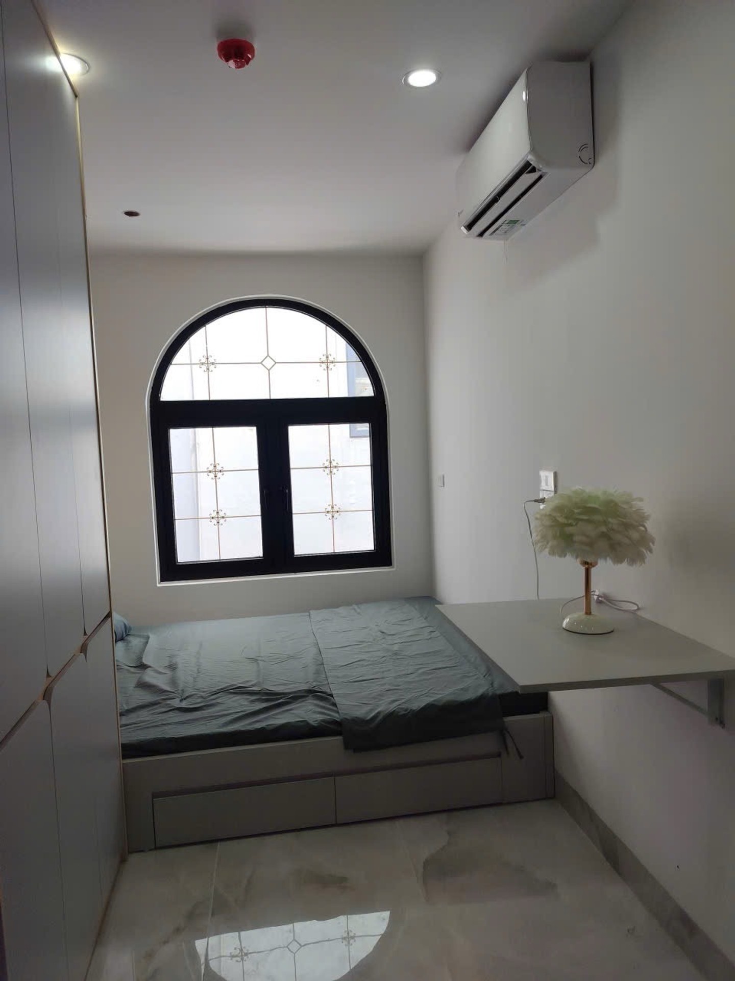 Bán nhà Kim Đồng - diện tích 68m2 6 tầng - Mặt phố kinh doanh - giá 29,9 tỷ
