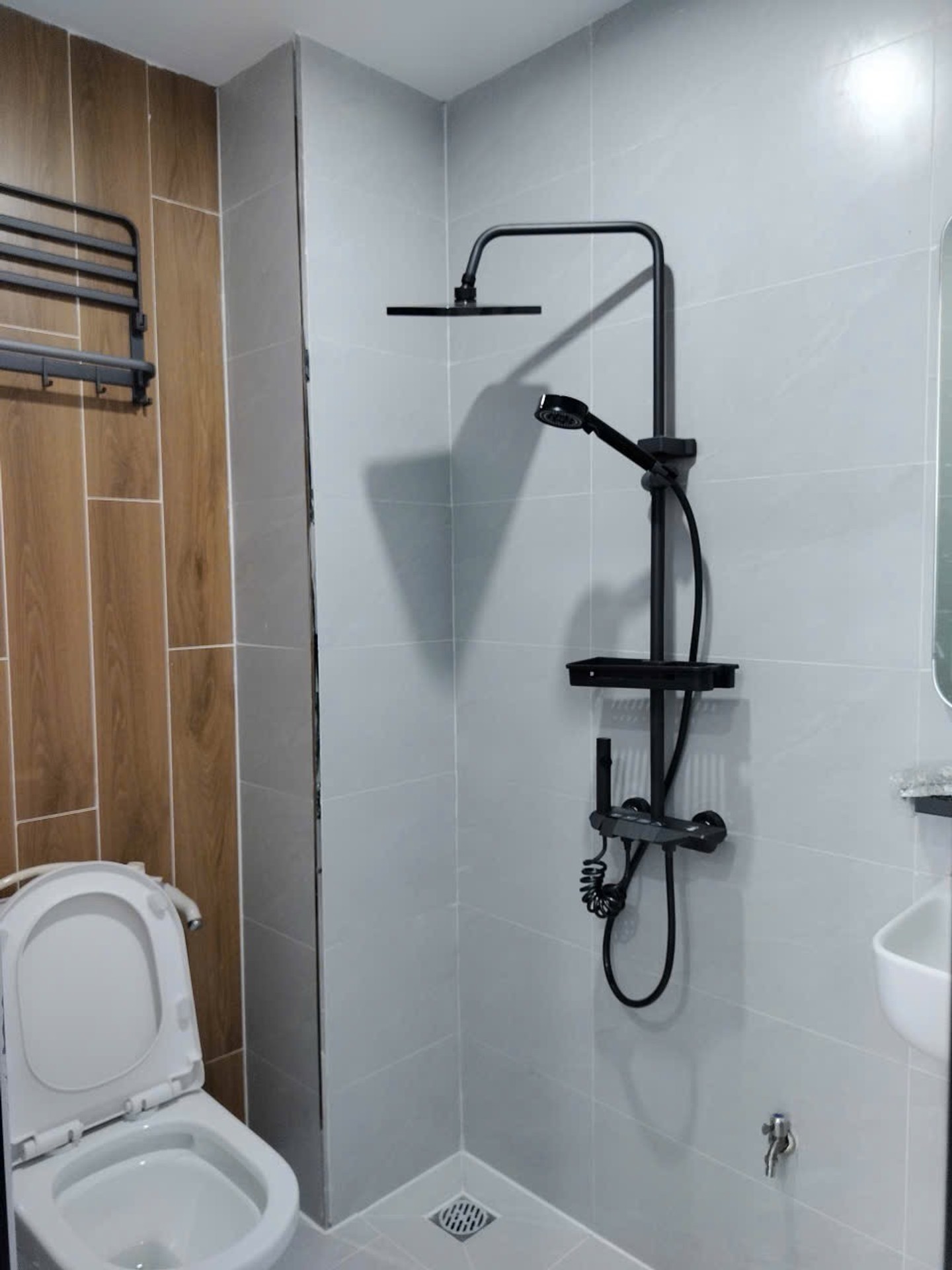 Bán nhà Kim Đồng - diện tích 68m2 6 tầng - Mặt phố kinh doanh - giá 29,9 tỷ