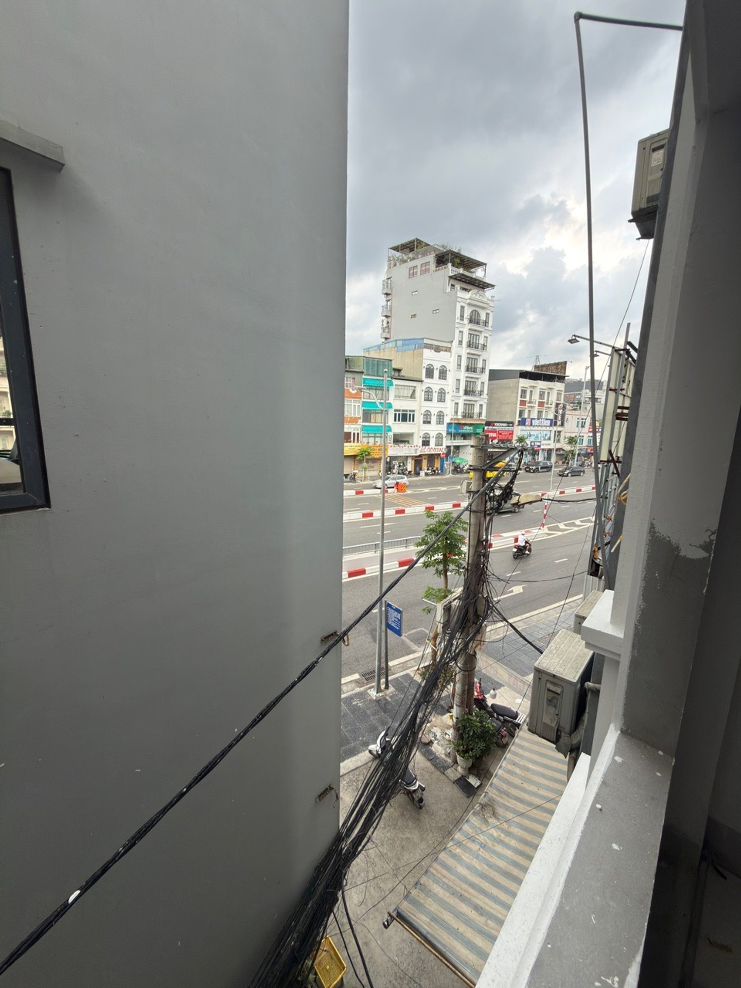 Bán nhà Kim Đồng - diện tích 68m2 6 tầng - Mặt phố kinh doanh - giá 29,9 tỷ