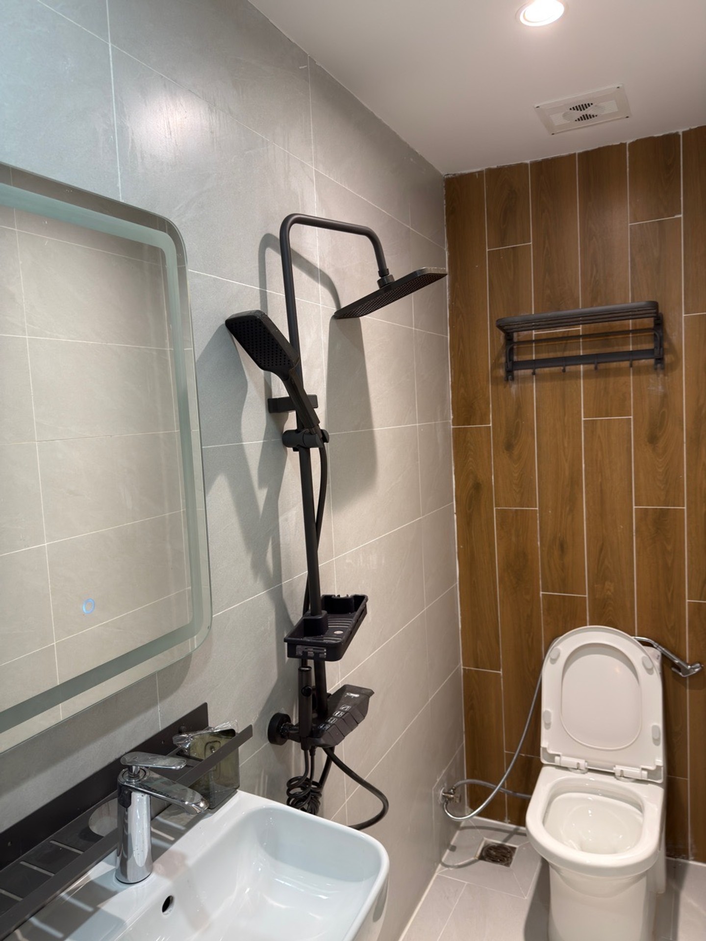 Bán nhà Kim Đồng - diện tích 68m2 6 tầng - Mặt phố kinh doanh - giá 29,9 tỷ