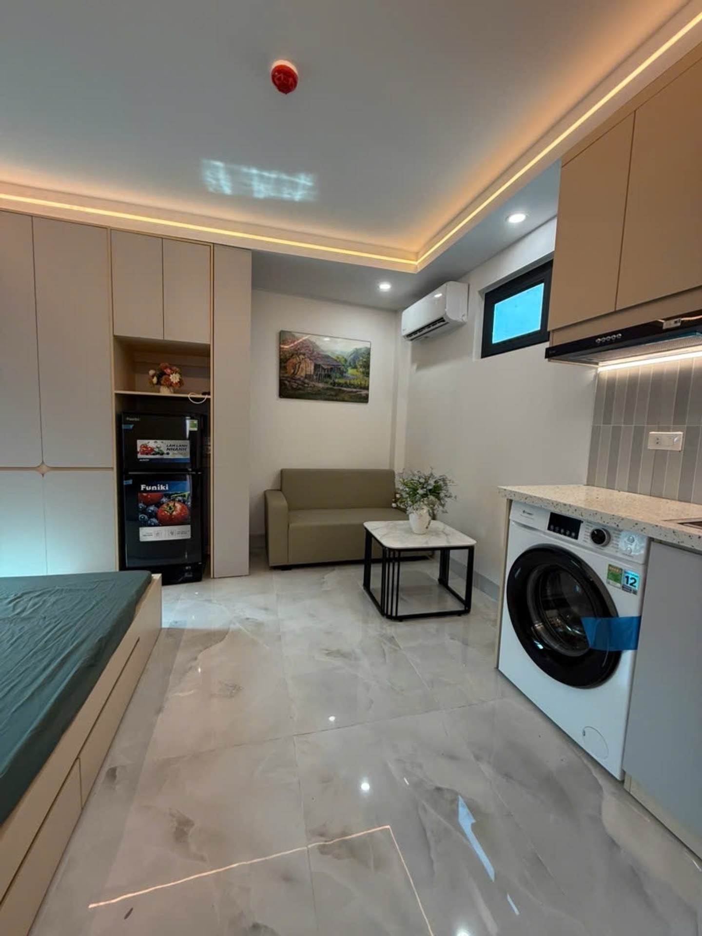 Bán nhà Kim Đồng - diện tích 68m2 6 tầng - Mặt phố kinh doanh - giá 29,9 tỷ