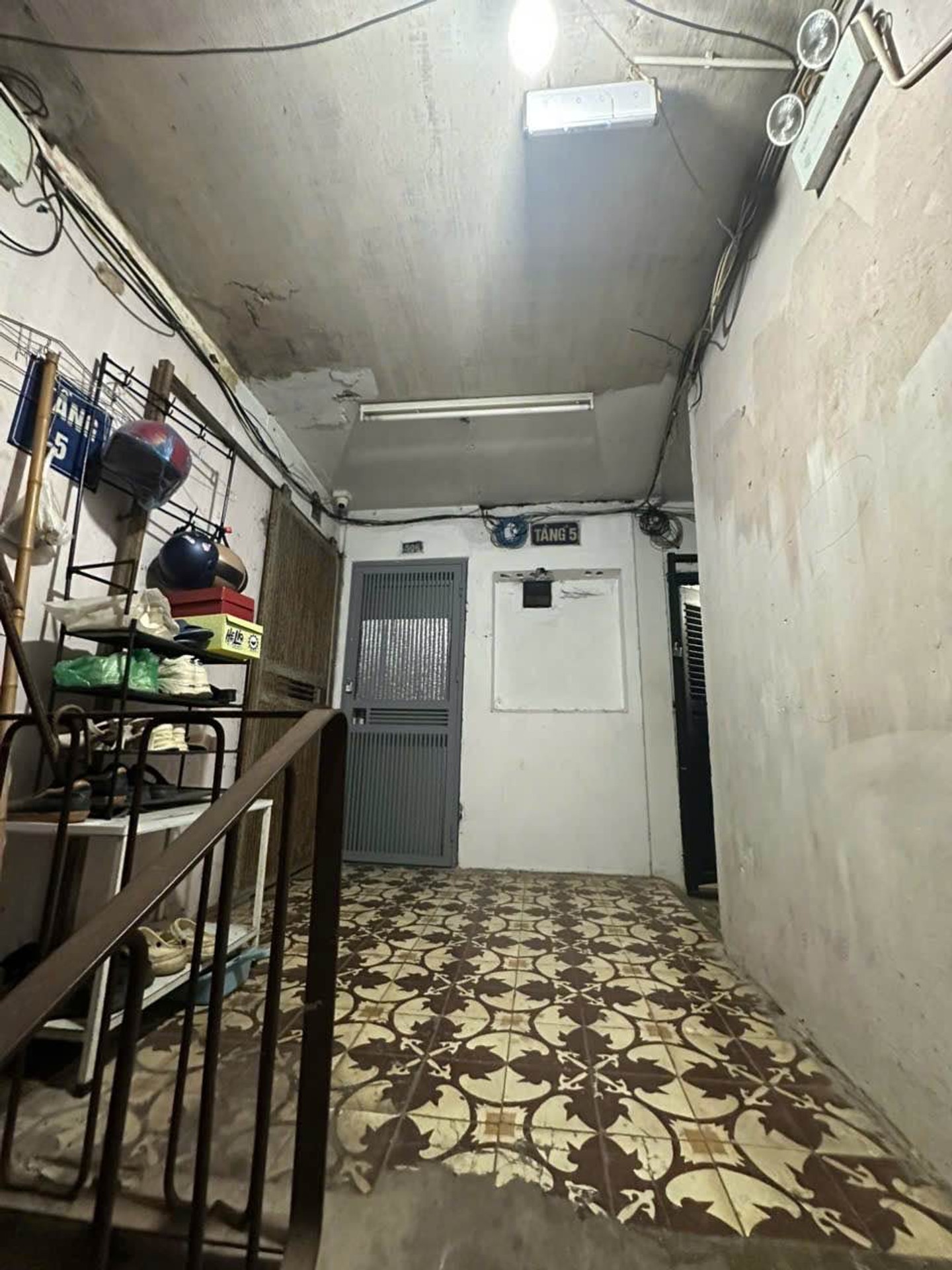 Bán nhà Hồng Mai - diện tích 30m2 1 tầng - Căn hộ tầng 5 trong khu tập thể - giá 3,35 tỷ
