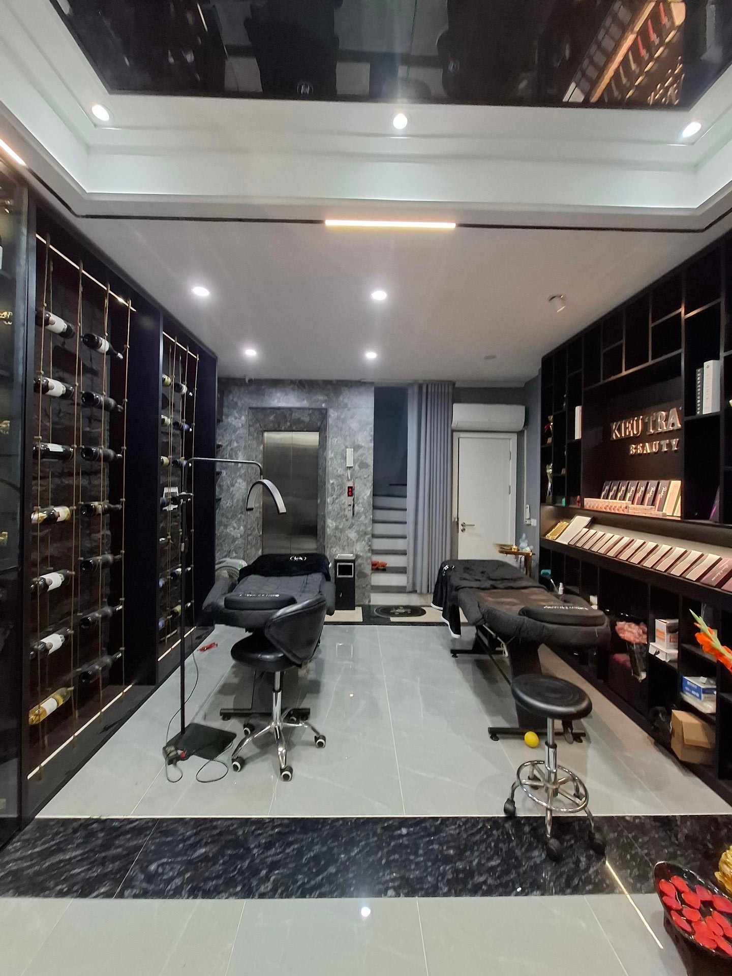 Bán nhà Kim Giang - diện tích 39m2 7 tầng - Lô góc, thang máy - giá 15,6 tỷ