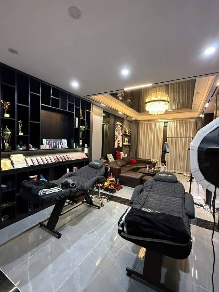 Bán nhà Kim Giang - diện tích 39m2 7 tầng - Lô góc, thang máy - giá 15,6 tỷ
