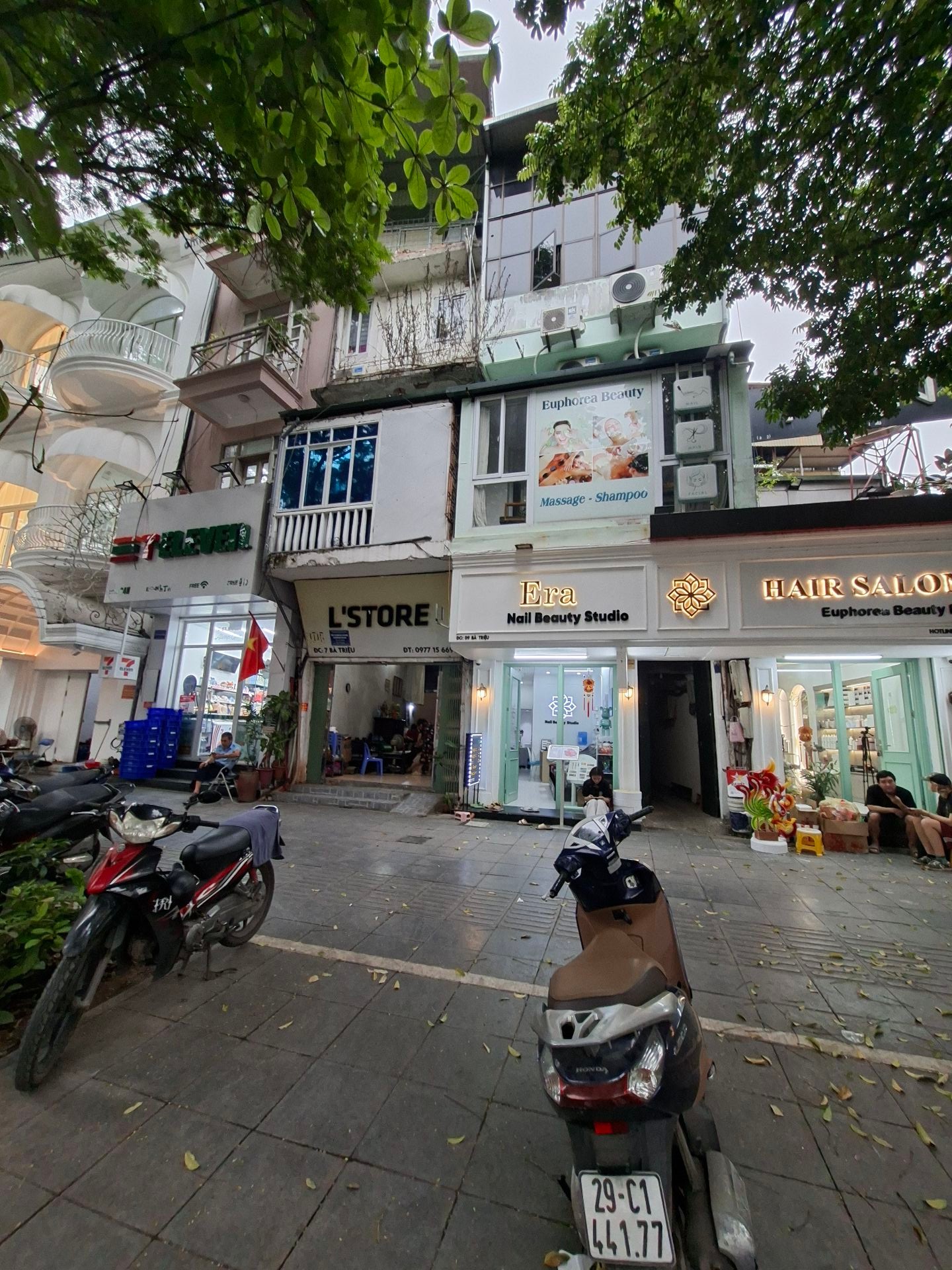 Bán nhà Bà Triệu - diện tích 101m2 3 tầng - mặt tiền 3,5m - giá 175 tỷ