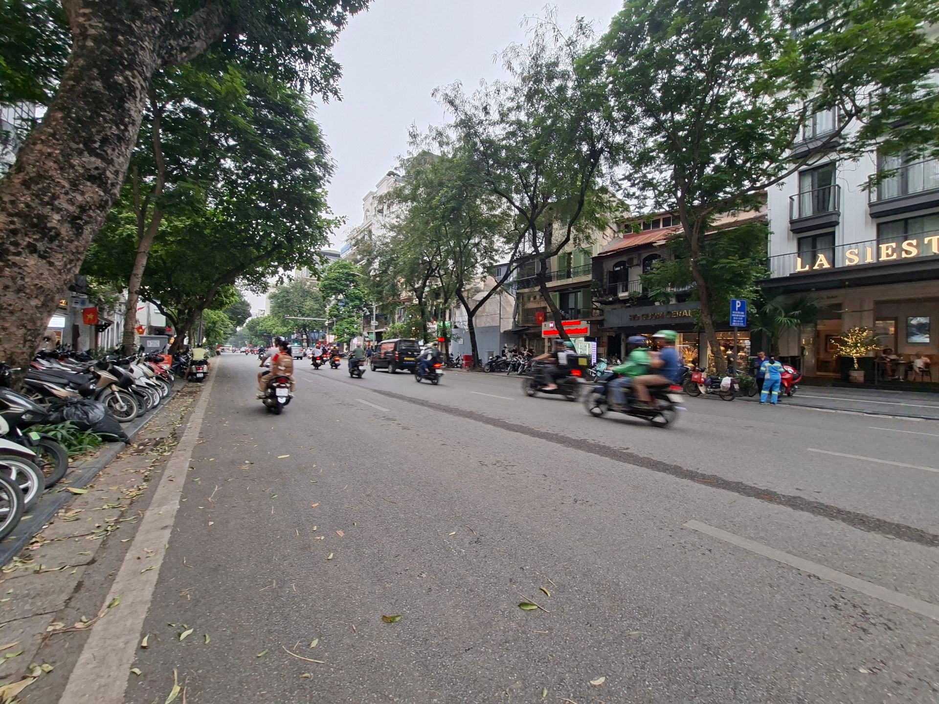 Bán nhà Bà Triệu - diện tích 101m2 3 tầng - mặt tiền 3,5m - giá 175 tỷ