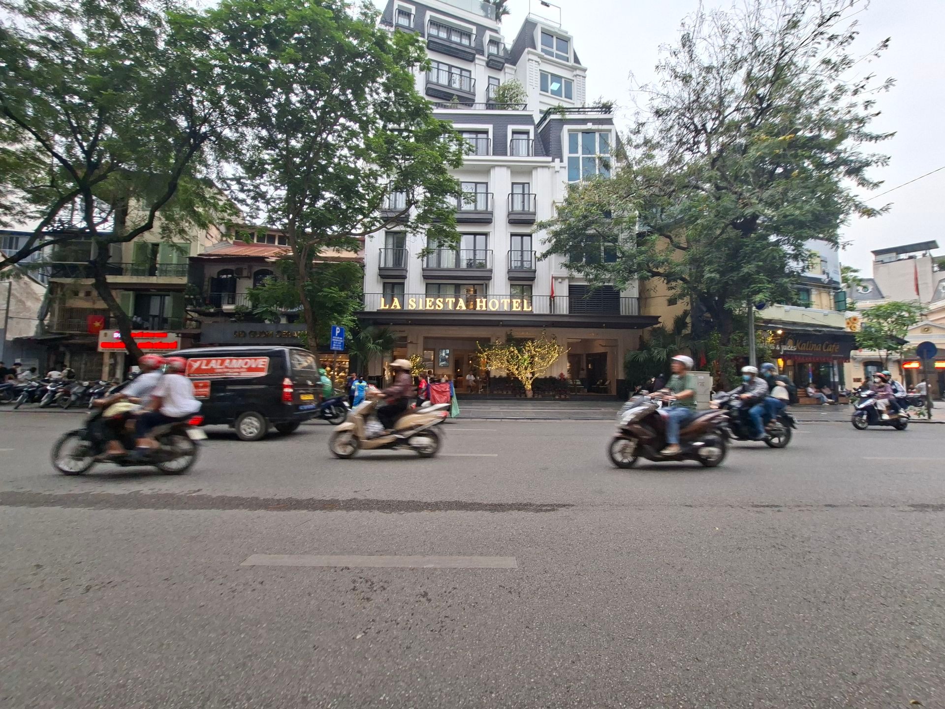 Bán nhà Bà Triệu - diện tích 101m2 3 tầng - mặt tiền 3,5m - giá 175 tỷ