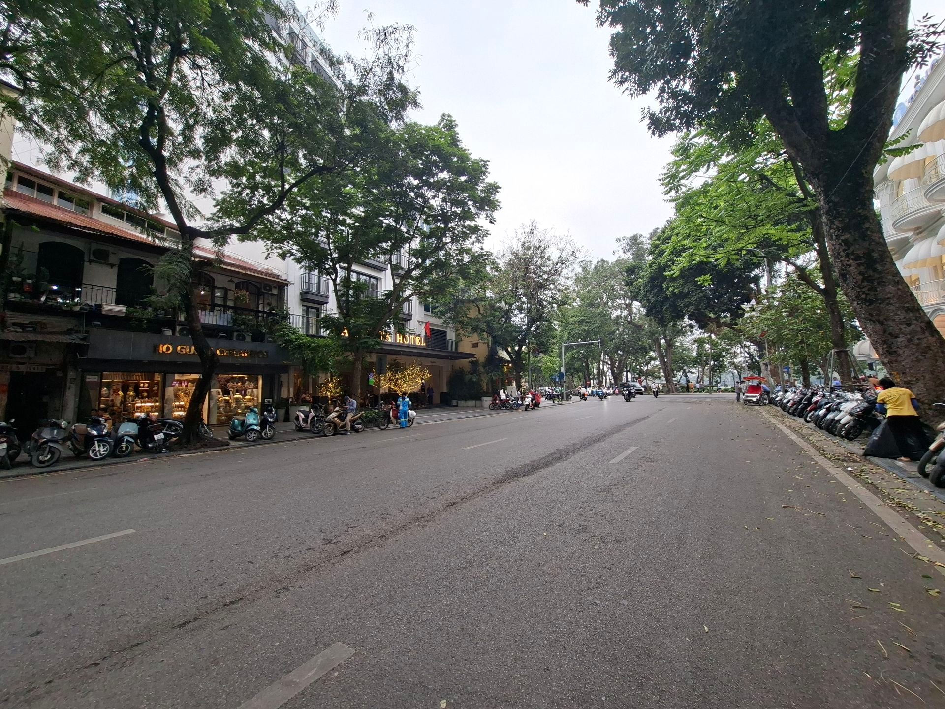 Bán nhà Bà Triệu - diện tích 101m2 3 tầng - mặt tiền 3,5m - giá 175 tỷ