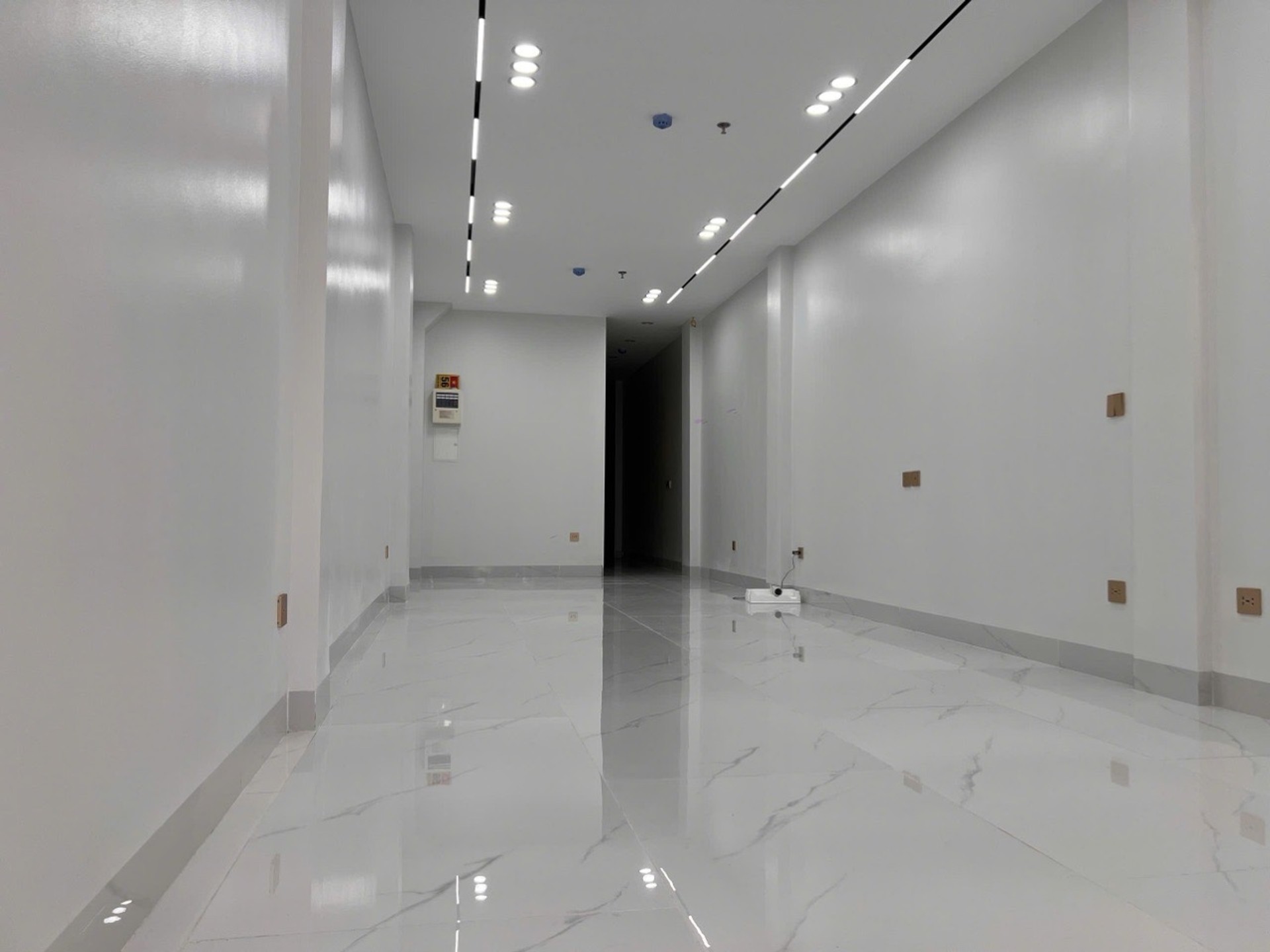 Bán nhà Giải Phóng - diện tích 85m2 6 tầng - Ô TÔ VÀO NHÀ - giá 27,8 tỷ