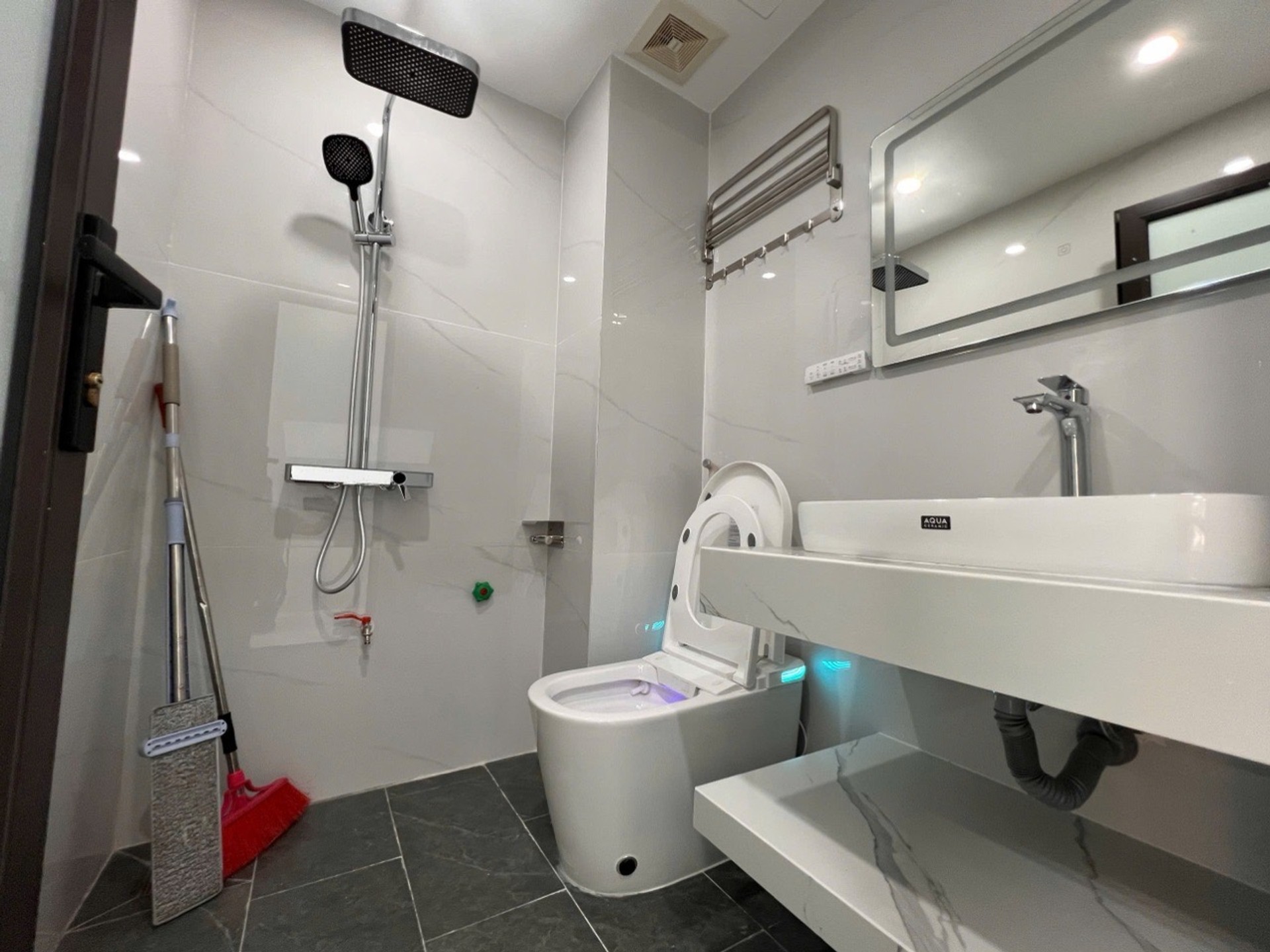 Bán nhà Giải Phóng - diện tích 85m2 6 tầng - Ô TÔ VÀO NHÀ - giá 27,8 tỷ